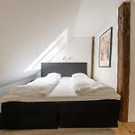 Light-filled 5br Near Tivoli & Stroget For 12 Lägenhet Köpenhamn