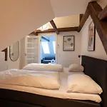 Light-filled 5br Near Tivoli & Stroget For 12 Lägenhet *
