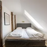 Light-filled 5br Near Tivoli & Stroget For 12