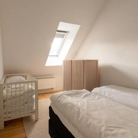 Apartment Light-filled 5br Near Tivoli & Stroget For 12 *