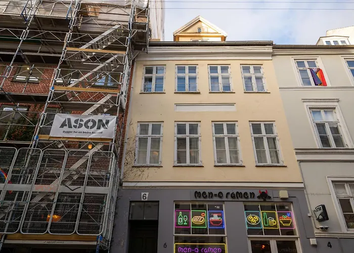 Lägenhet Light-filled 5br Near Tivoli & Stroget For 12 Köpenhamn