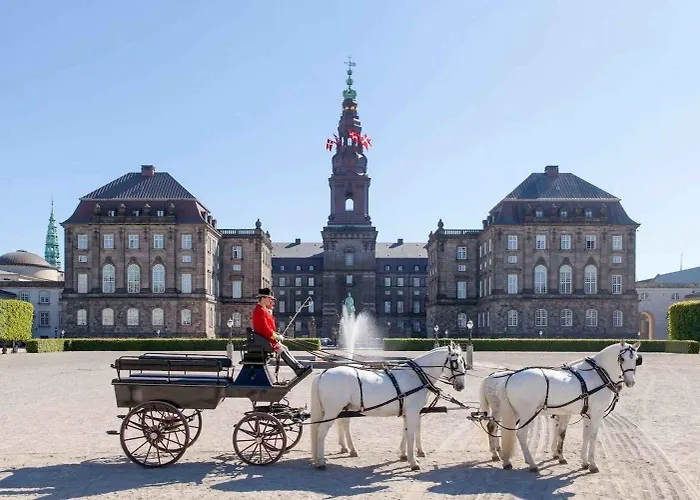 Lägenhet Light-filled 5br Near Tivoli & Stroget For 12 *